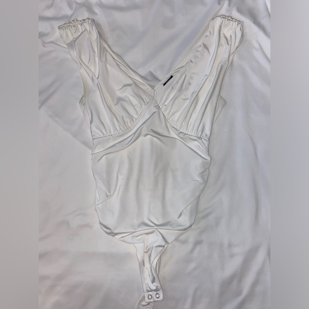 WHITE Express Body Contour Ruched V-Neck Bodysuit 🪶 - Picture 2 of 10